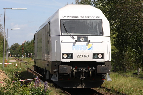 223 143 wurde an Nordic Rail Service geliefert. Im Sommer 2011 fuhr sie auf der Heidebahn. Aufnahme in Handeloh: Christiane von Borstel nrs1