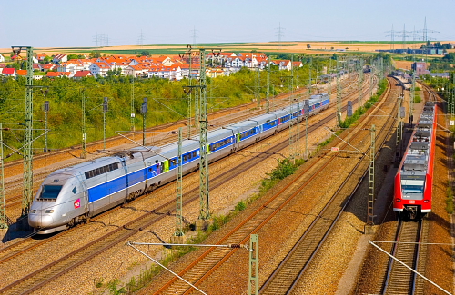 Eisenbahn-Kurier – Vorbild und Modell - 30.000 Mal mit ICE und TGV nach