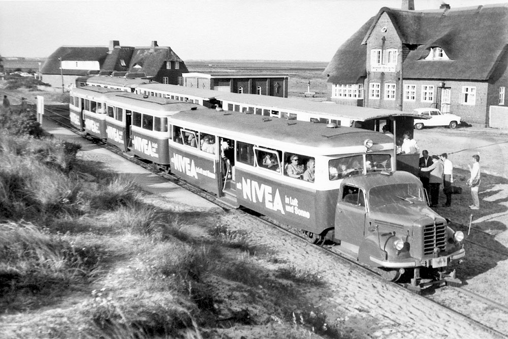 Auch die Sylter Inselbahn wird im neuen Kleinbahn-Buch vorgestellt. Foto: Gerd Wolff