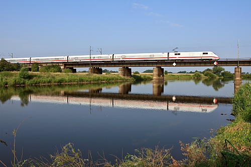 xDB3958