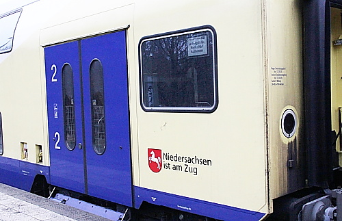 xIMG_5132.8._Mo_7.1.2013_Bf._Ludwigsfelde_Oe_4_RE_4_Metronom_Zugzielanzeiger_DBpza_55_80_26-75019-7_12