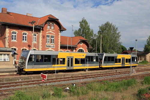 xDB75978
