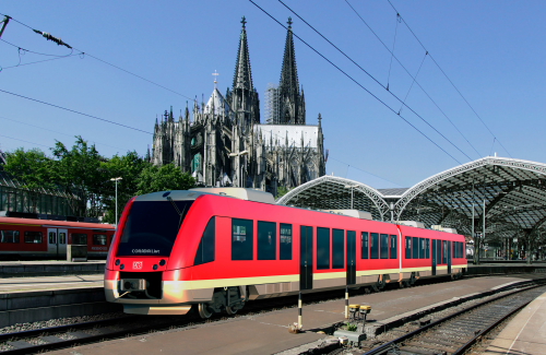 x2011-06-21 Pressefoto Alstom CORADIA Lint 54 Dieselnetz Koln