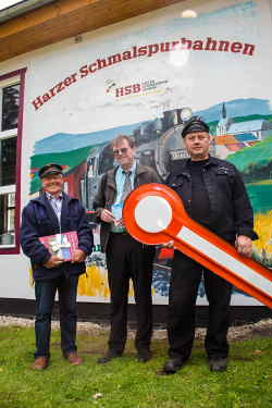 x2014 08 23 Ubergabe Wandgemalde am Lokschuppen Hasselfelde Foto HSB