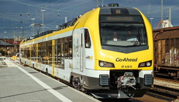 x350 01 Einfahrt des FLIRT auf Gleis 5 Aalen HBF Kopie