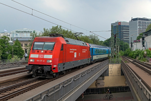 xDB101137Dammtor2p100518