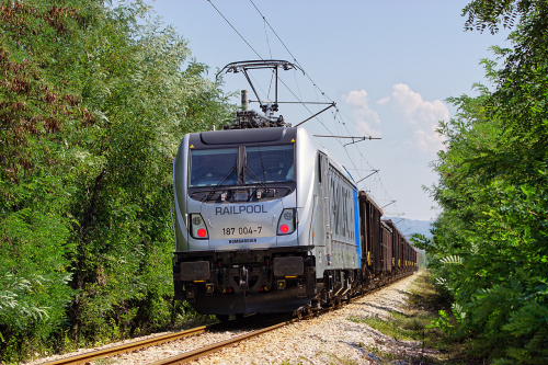 xMainline 3 Karlovo Botev Bulgaria photographer Konstantin Usik