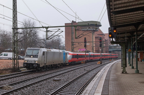 xRailPool185689Harburg1p190217