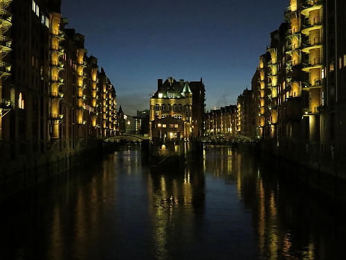 xdie speicherstadt in hamburg im herbst 2013 d0dc1eb1 5910 4810 97c4 8da0491bfb17