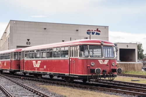 x5Der Publikumsliebling Moorexpress vor der evb Werkstatt die im Rahmen des Bahnhofsfests besichtigt werden kann Foto Sabrina Adeline Nagel
