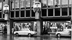 Marketing-Mix: Karstadt und die DB; Foto Sammlung G. Gress