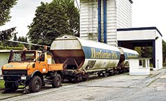1974 wurde auf dem ehemaligen Rangierbahnhof eine Malz-Entlade- und Siloanlage gebaut; Aufnahme: Heino Uekermann