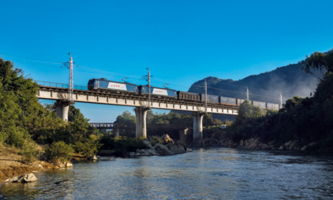 Hongkong – Bangkok Eisenbahn-Kurier 7/2025