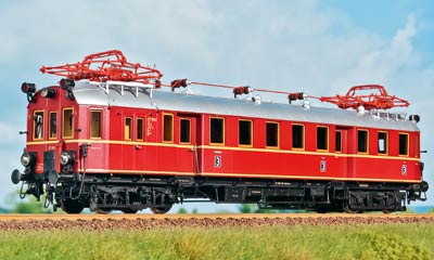 Beim Vorbild aus Dampftriebwagen umgebaut: vier ET 85. Realisiert von Micro Metakit in H0