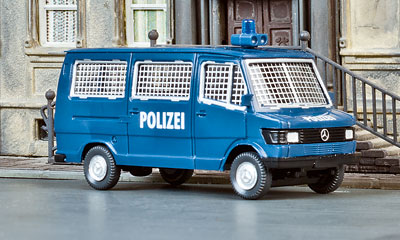 Polizeibus von Wiking in H0