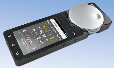 Der neue kabellose Handregler von ESU mit Drehknopf und Touchbildschirm
