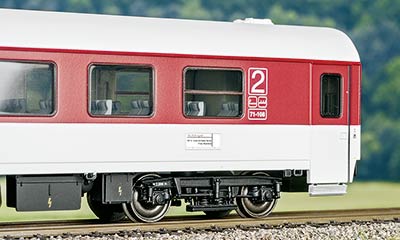 Komfortwagen der DR in H0 von A.C.M.E