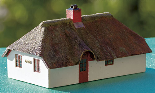 Reetdachhaus – Resinbausatz in H0