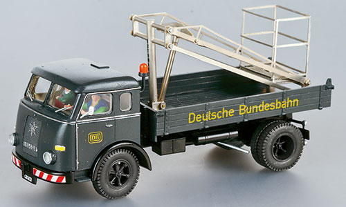Henschel-Lkw mit Ruthmann Steiger Hubbühne