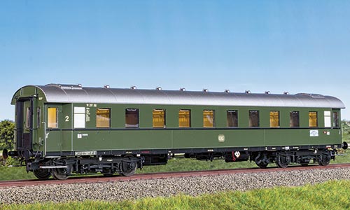 Gruppe-29-Schnellzugwagen in 0 von Lenz