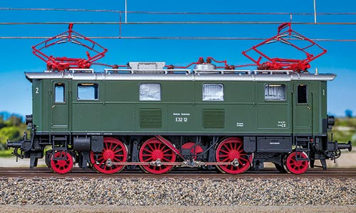 Die E 32 der DB in H0 von Piko