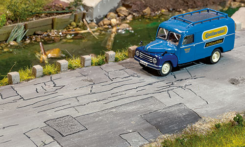 Flickenteppich aus Asphalt – Modell-Landstraßen realistisch